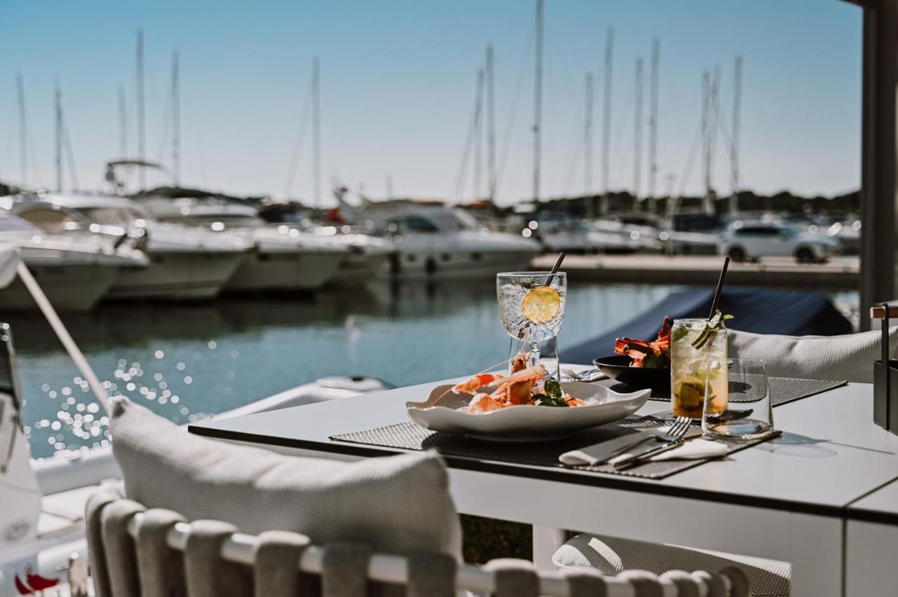 Hotel Stomorin-Marina Hramina Μούρτερ Εξωτερικό φωτογραφία
