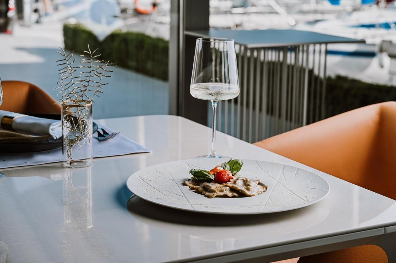 Hotel Stomorin-Marina Hramina Μούρτερ Εξωτερικό φωτογραφία